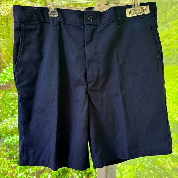 Wear Gear by Aramark 38R NWT Navy blue shorts with slant front pockets - Picture 1 of 6